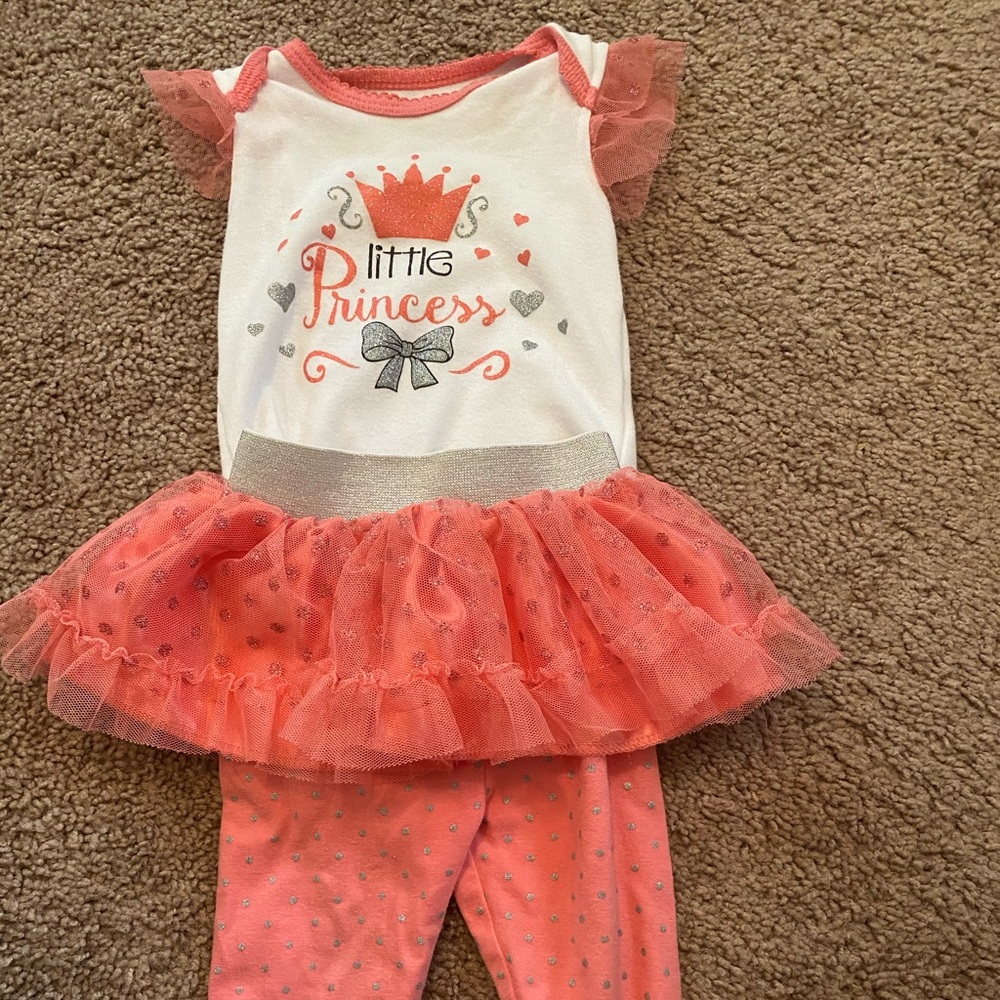 Baby girl 3-6 month matching pant and onesie set